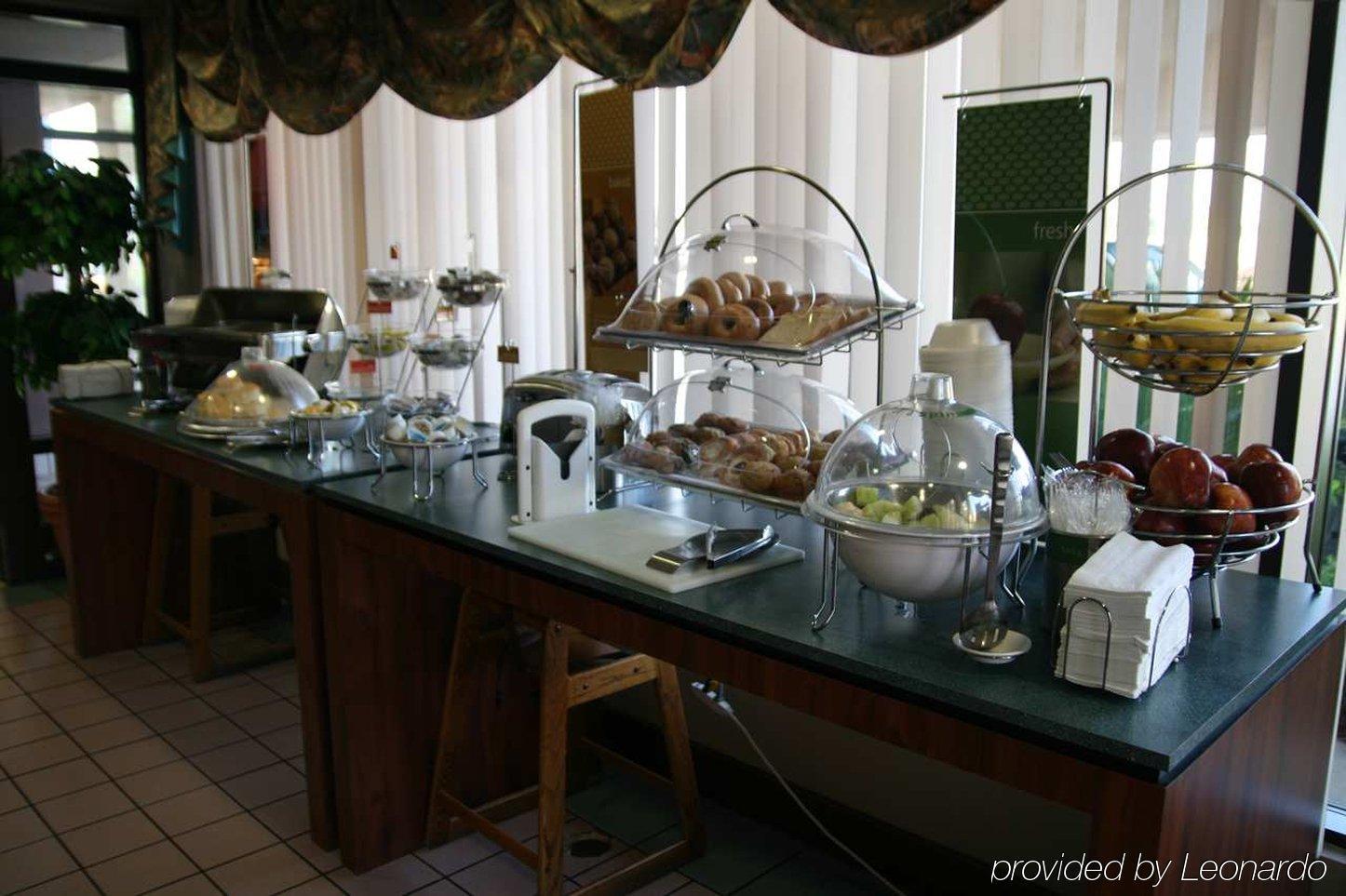 Quality Inn Monroe Restaurant photo